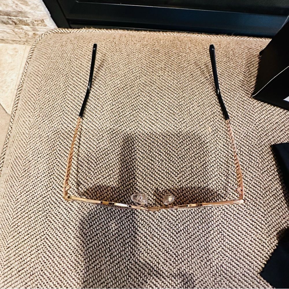 Sunglasses New In Box - Picture 8 of 10